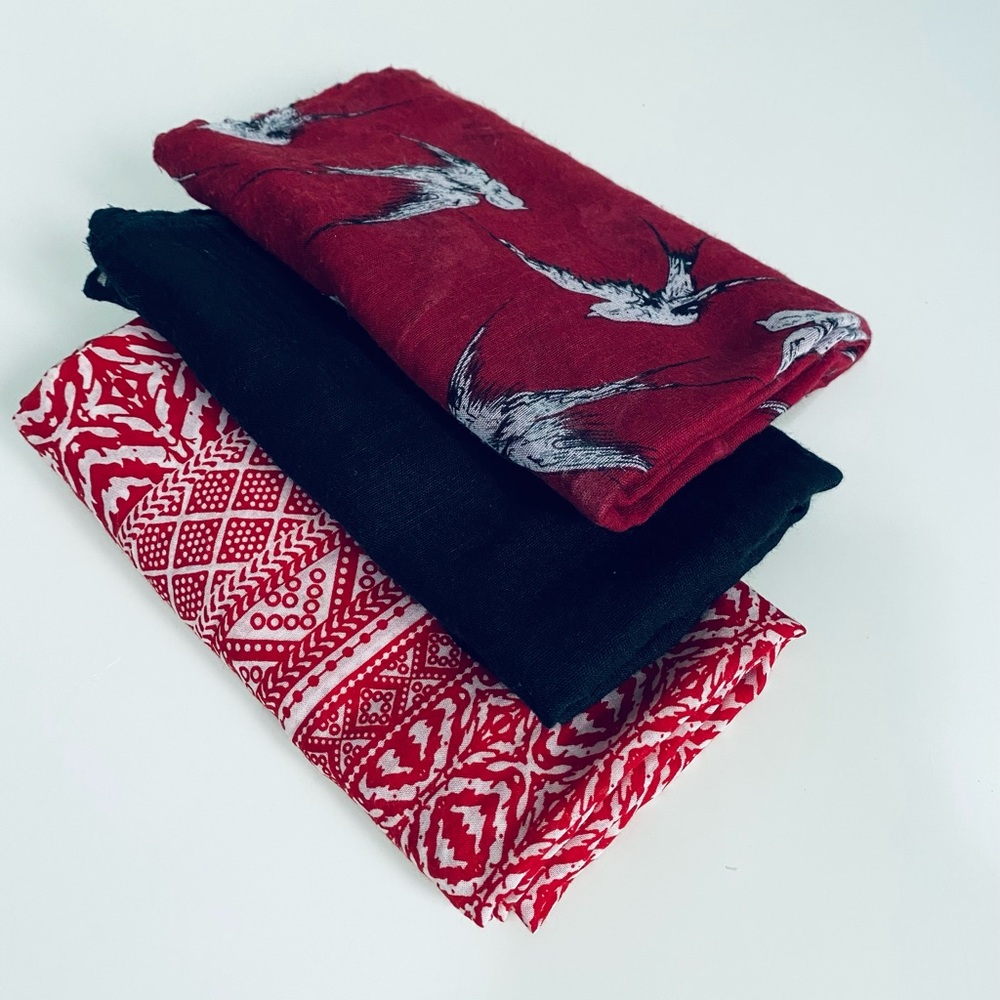 3 Ardene infinity scarves🧣